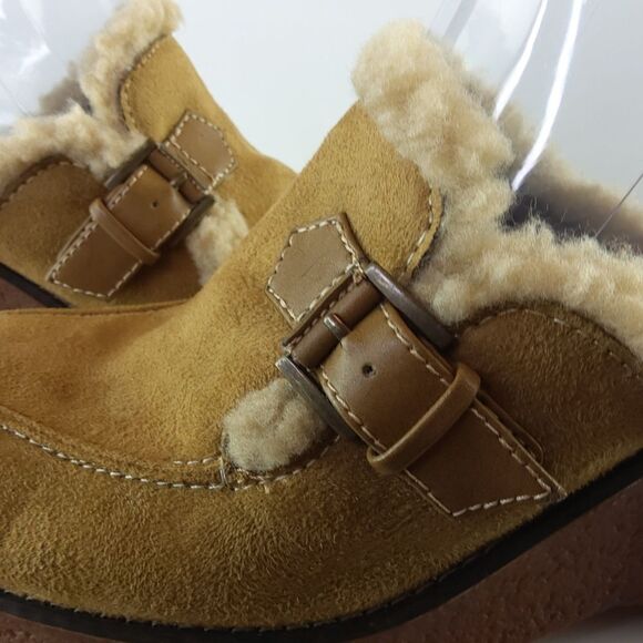 Lower East Side camel color faux suede wedge heel clogs with faux fur - Picture 5 of 15